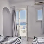 Amphitheater Cave 4* Fira (Santorini)
