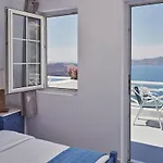 Amphitheater Cave Aparthotel