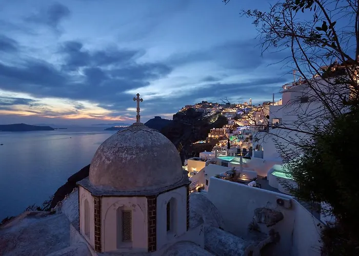 Amphitheater Cave Aparthotel