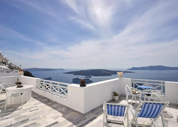 Amphitheater Cave Aparthotel 3*