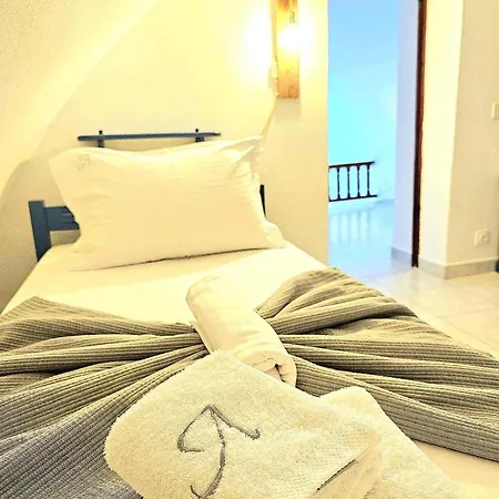 Amphitheater Cave Apartmanhotel